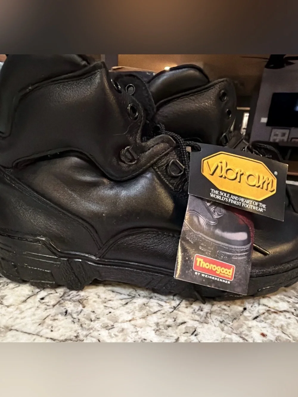 Thorogood Men's Black Leather Work Boots with Vibram Sole Size 9 NWT